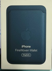 Genuine Apple iPhone FineWoven Wallet with MagSafe – Pacific Blue